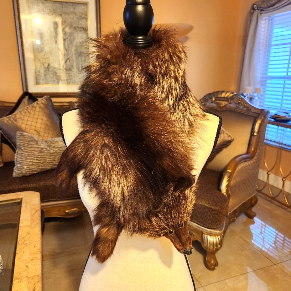 Fluffy Fox Fur Scarf 🐈